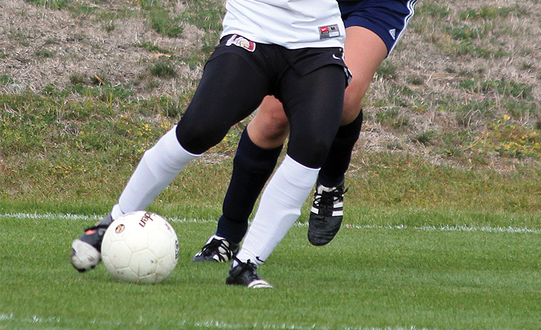 Iowa Lakes Takes Down IHCC