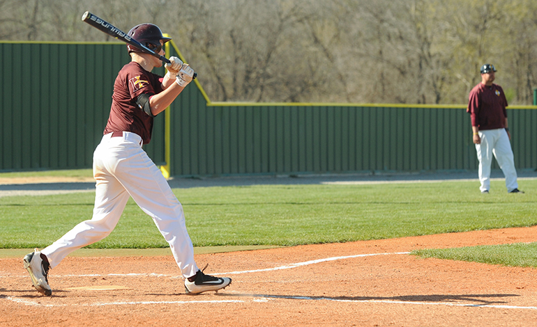 Falcons Swept at Iowa Western