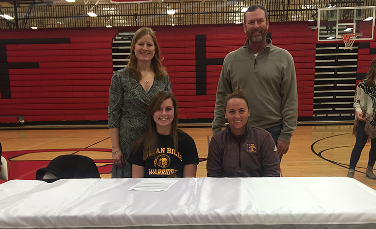 Loughren Signs with IHCC
