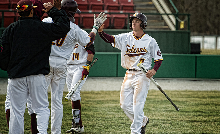 Six-Run 7th Lets IHCC Take Series