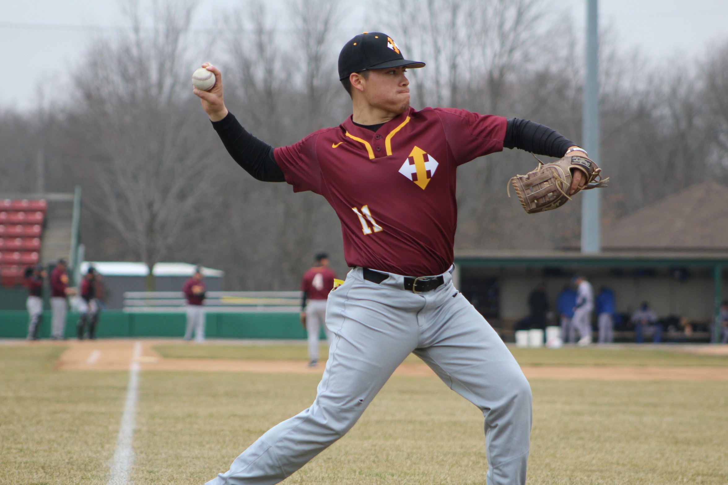 TIMELY HITTING, PITCHING LEADS TO SWEEP