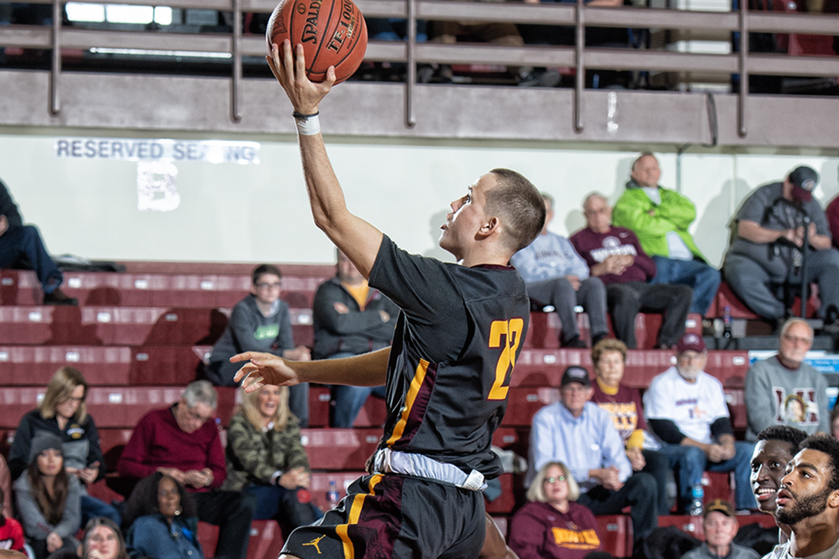 Indian Hills Hits 14 3s to Cut Down Tetons
