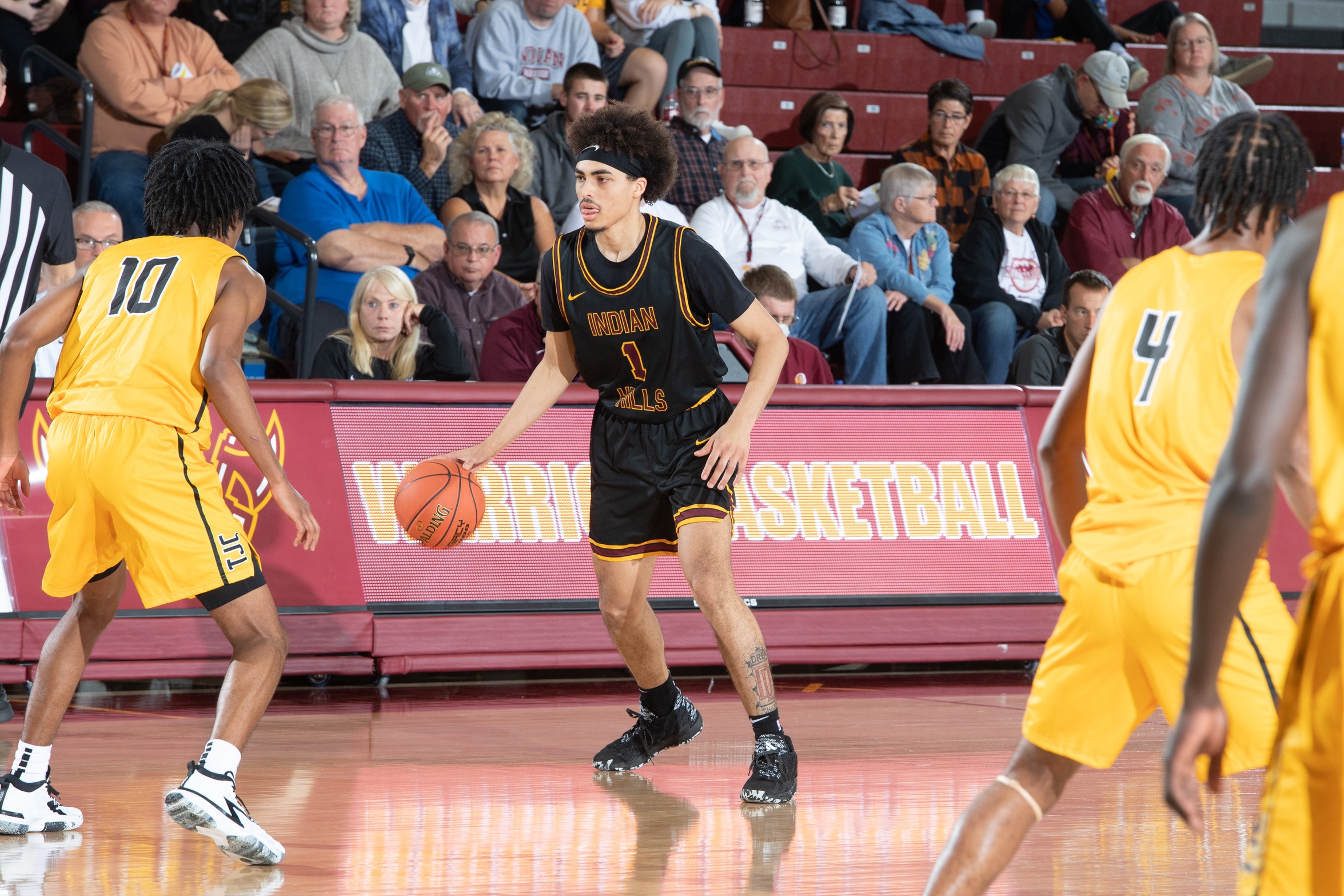 WARRIORS TOP GRIZZLIES IN IA-MO CHALLENGE