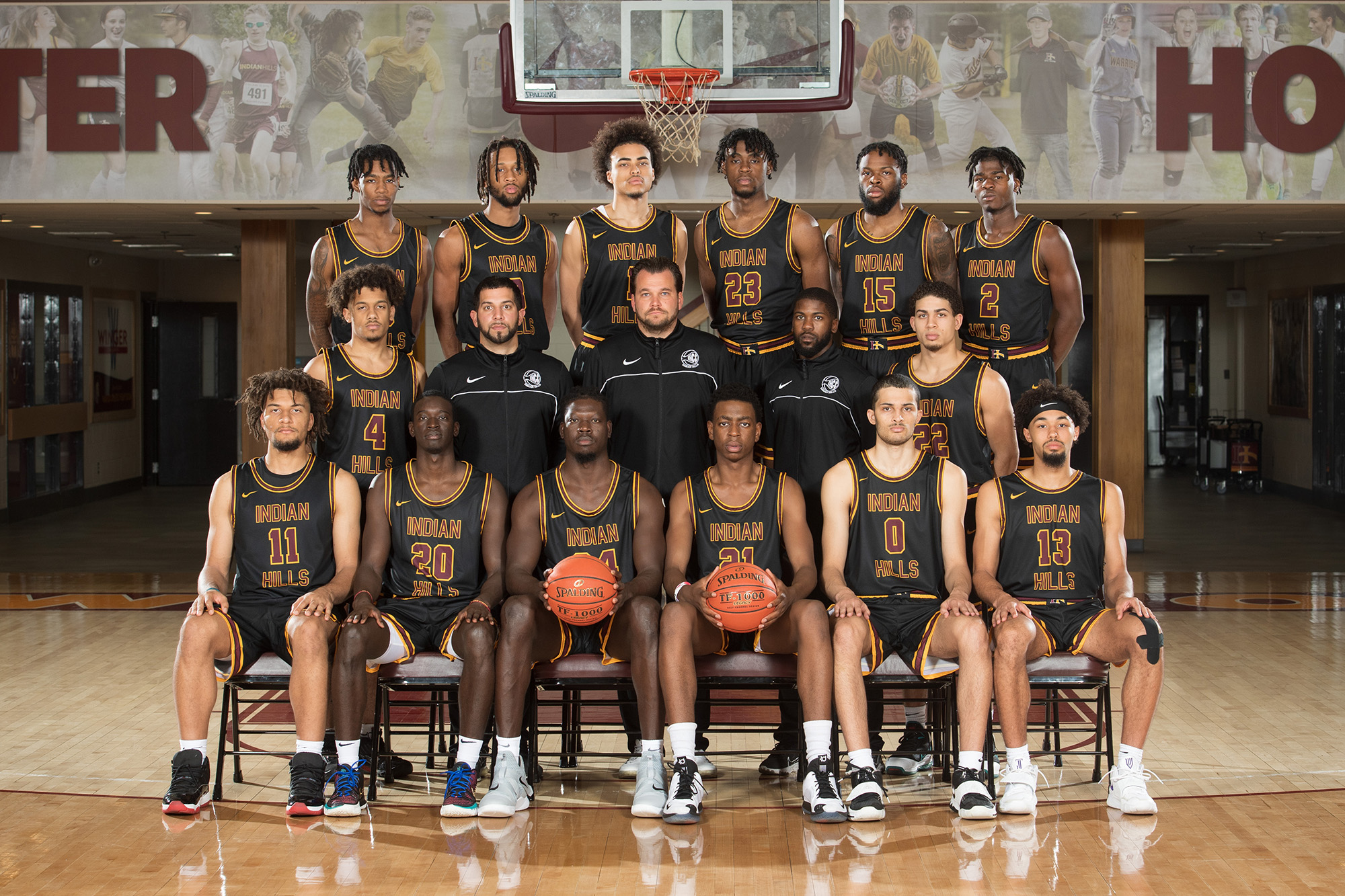 IHCCbasketballteam21-22_web.jpg