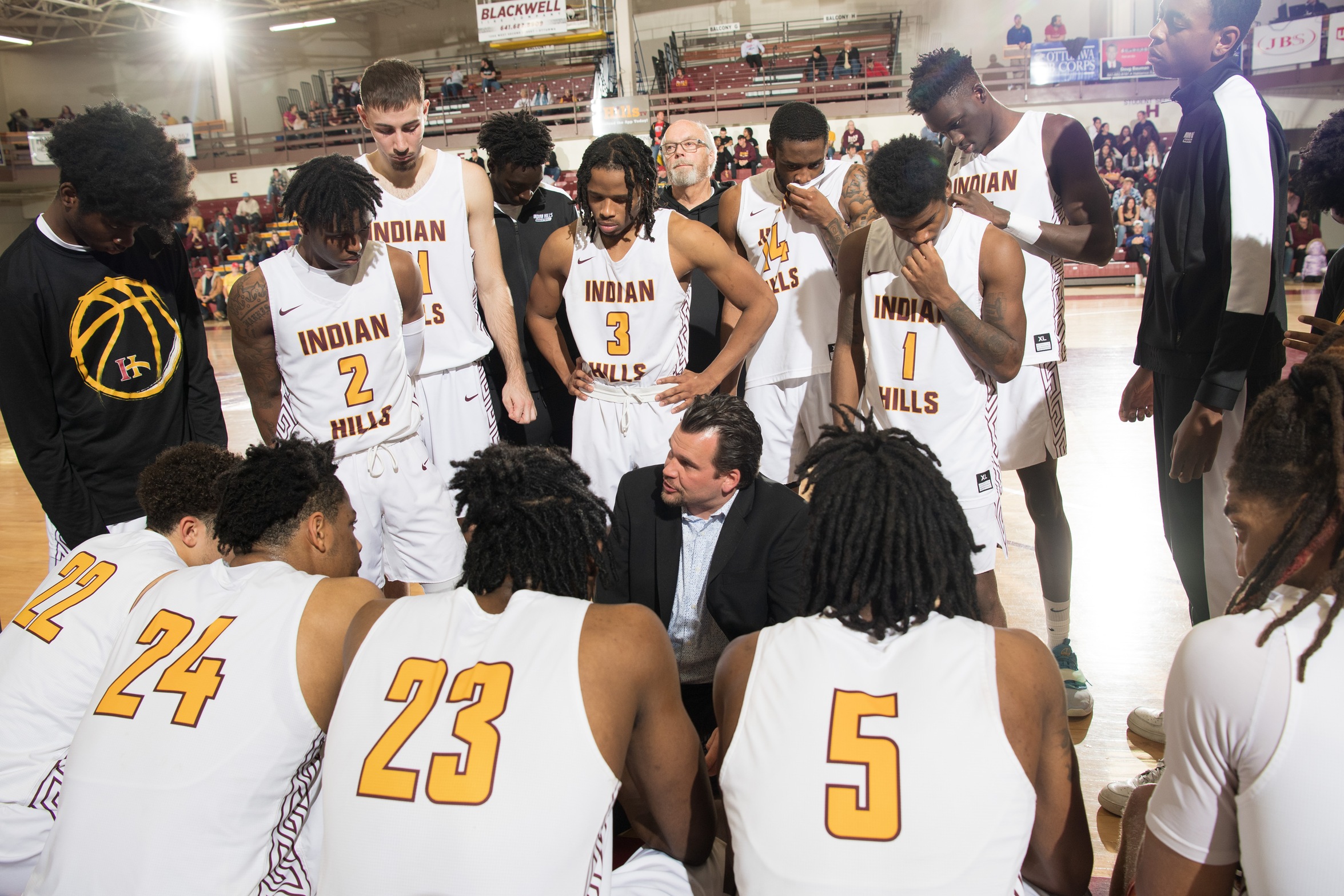 TIRADO'S 19 LEADS IHCC PAST SAUK VALLEY