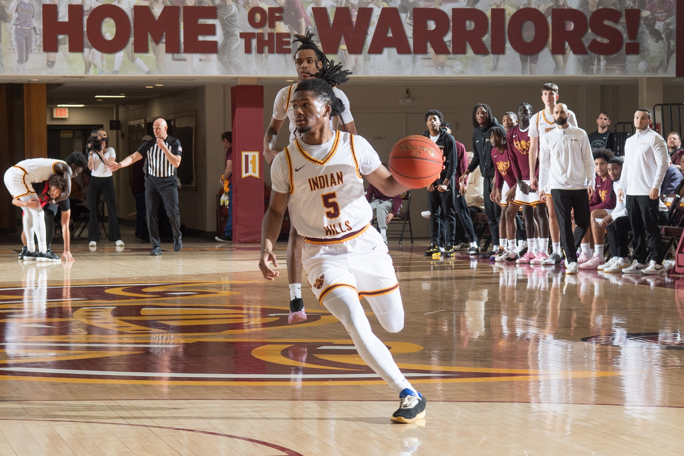 NO. 4 WARRIORS THROTTLE BLACKHAWKS AT HELLYER