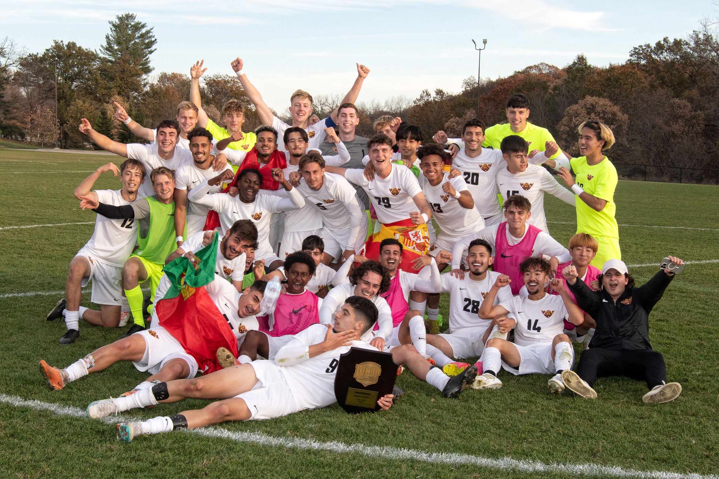 DISTRICT CHAMPIONS! WARRIORS ADVANCE TO NATIONALS
