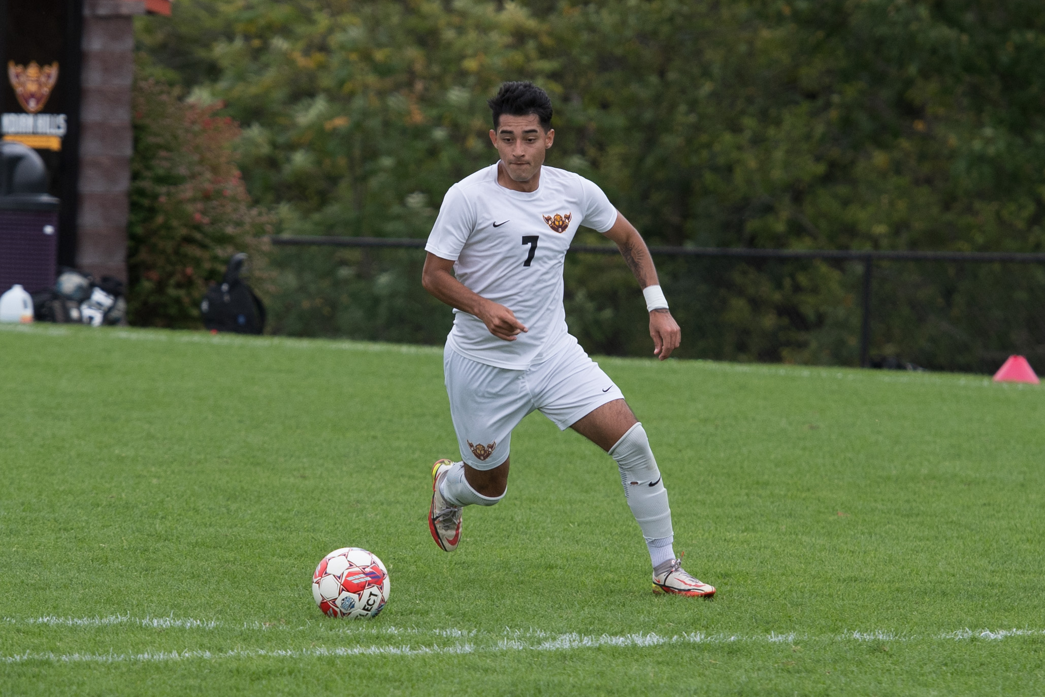 NO. 1 WARRIORS RUN PAST CONQUISTADORS IN KC