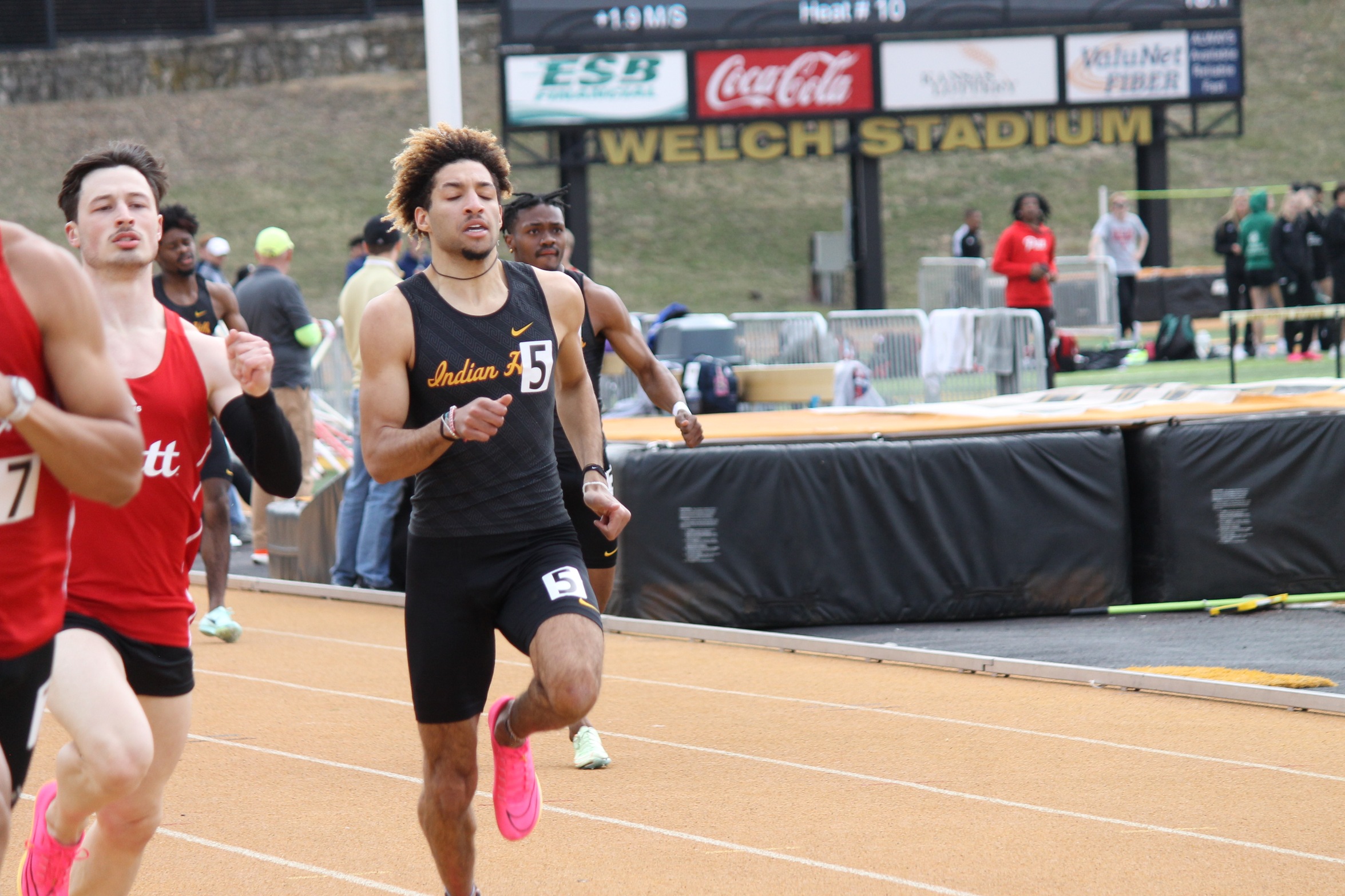 GILES' TOP MARK EARNS FOURTH ICCAC HONOR