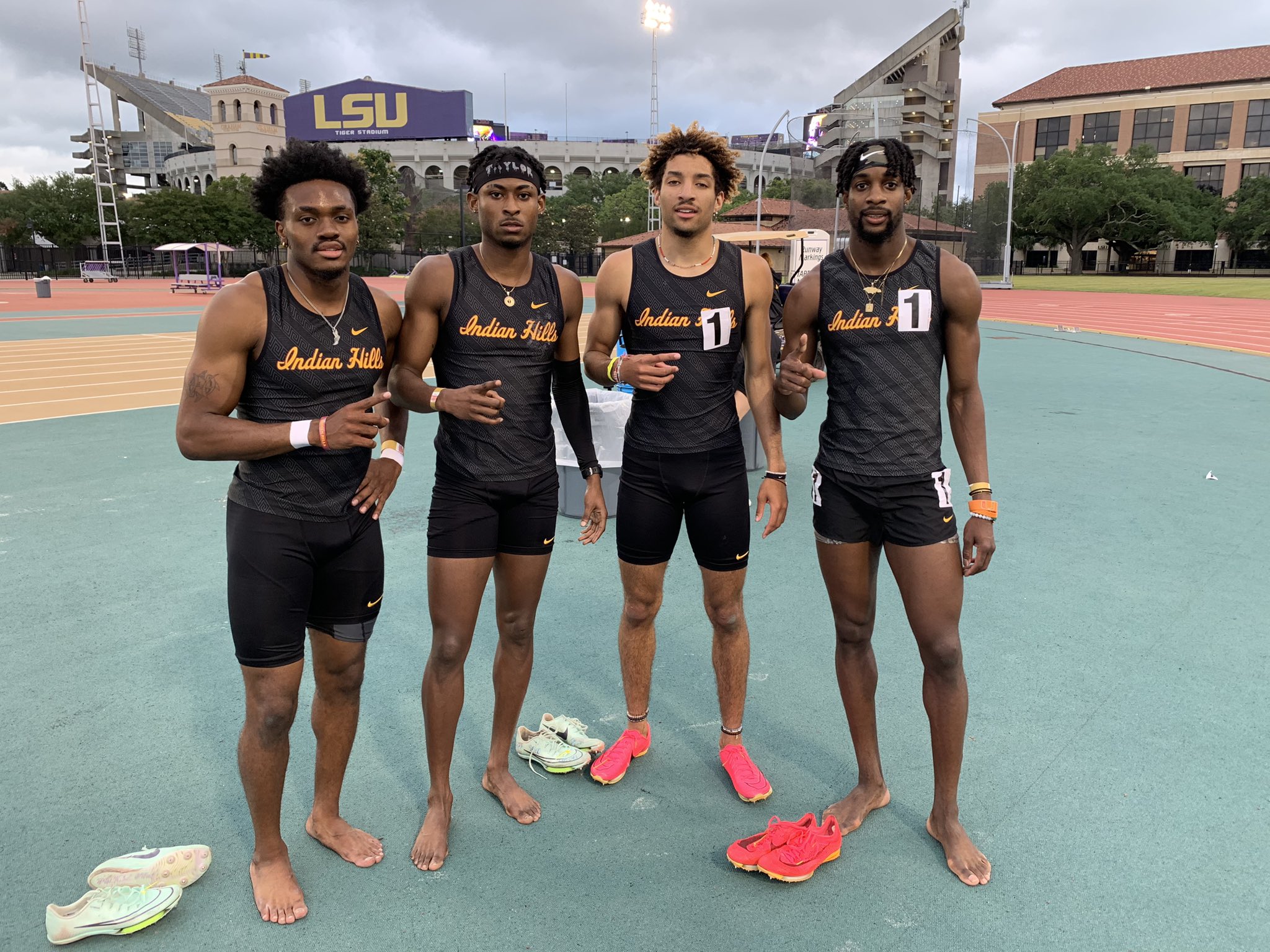 WARRIORS SHINE ACROSS THE COUNTRY