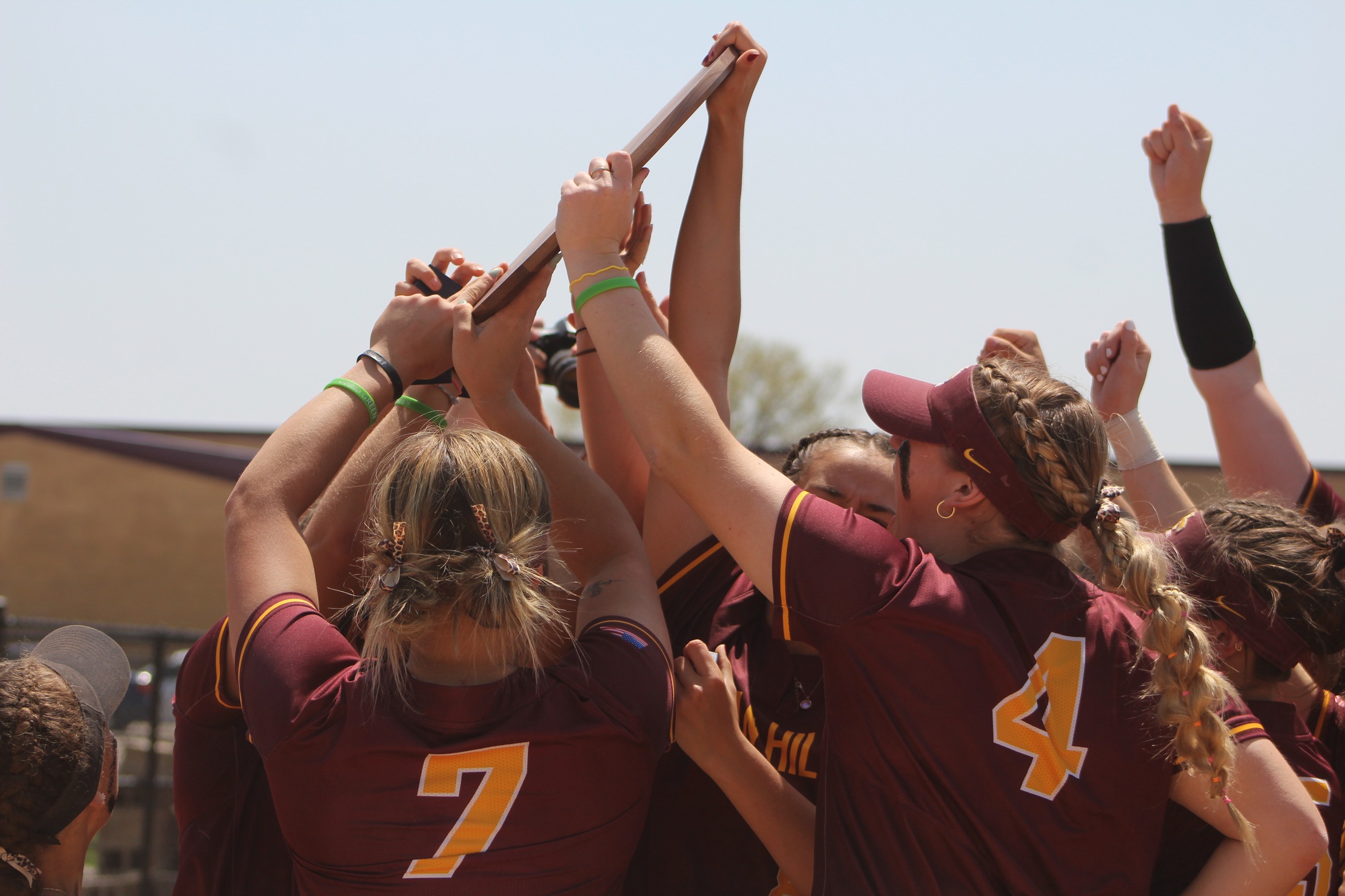 WARRIORS CAPTURE 7TH STRAIGHT REGION TITLE