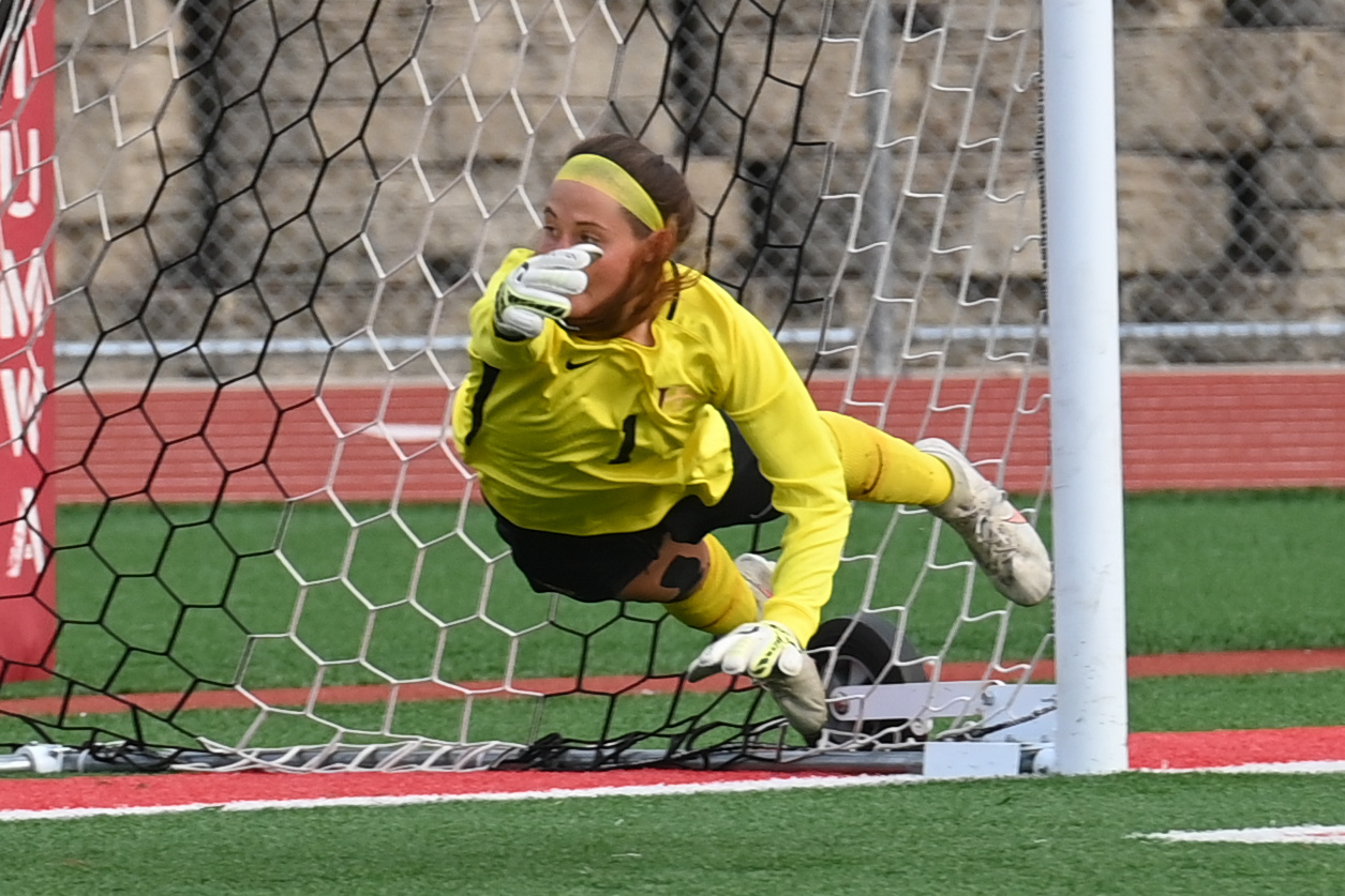 WOMEN'S SOCER CRACKS TOP FIVE