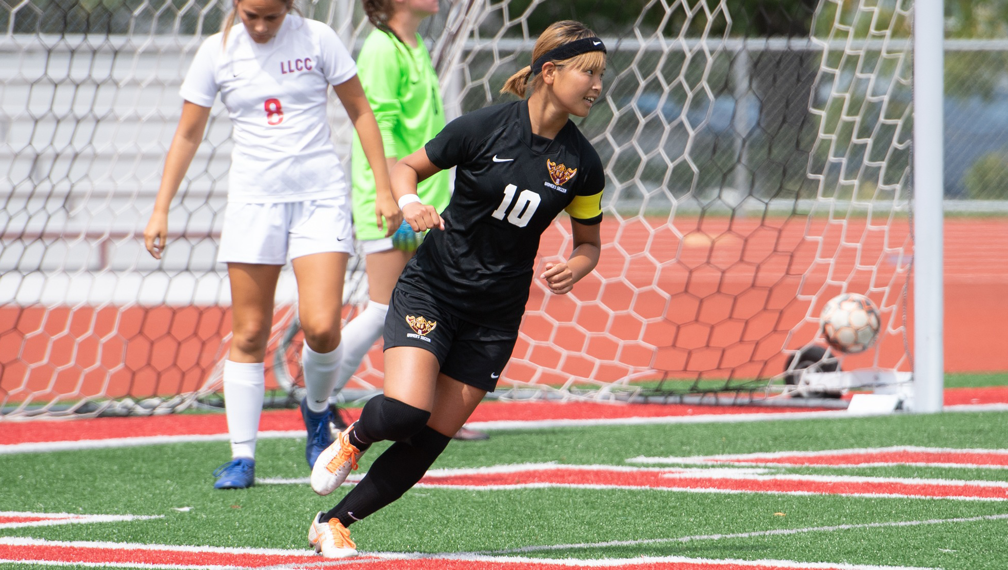 WARRIORS REMAIN UNBEATEN, TOP LAKERS 2-0