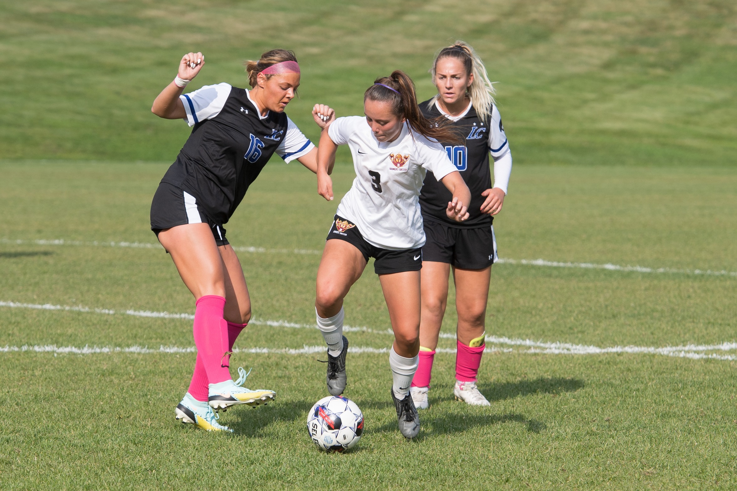 KROETEN'S GOAL CARRIES WARRIORS AT HOME